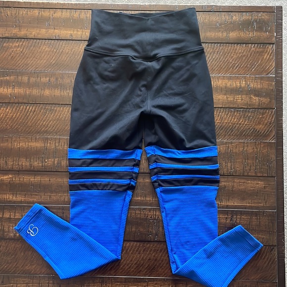 Bombshell Thigh High Leggings - Picture 4 of 6